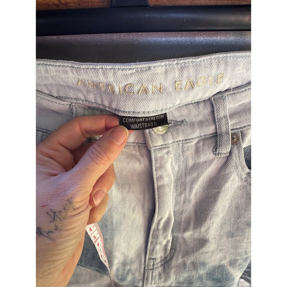American Eagle Tie Dye High Waisted Distressed Denim Shorts Blue - Size 4 - Picture 6 of 8